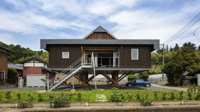 Desain Eksterior Rumah Panggung, Inspirasi untuk Hunian Modern