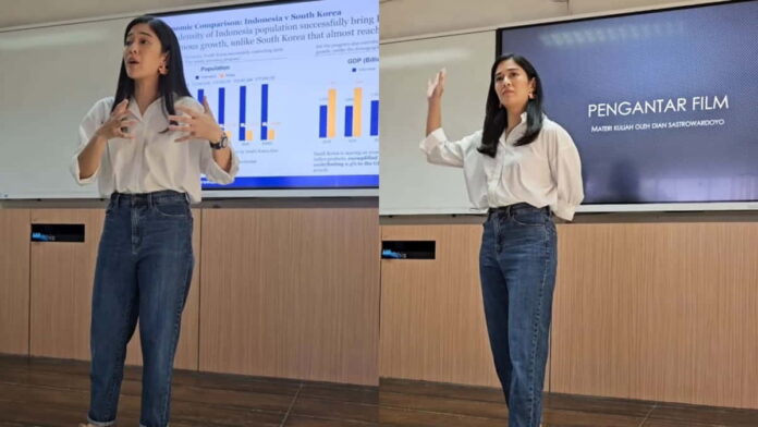 Dian Sastro Kembali Mengajar