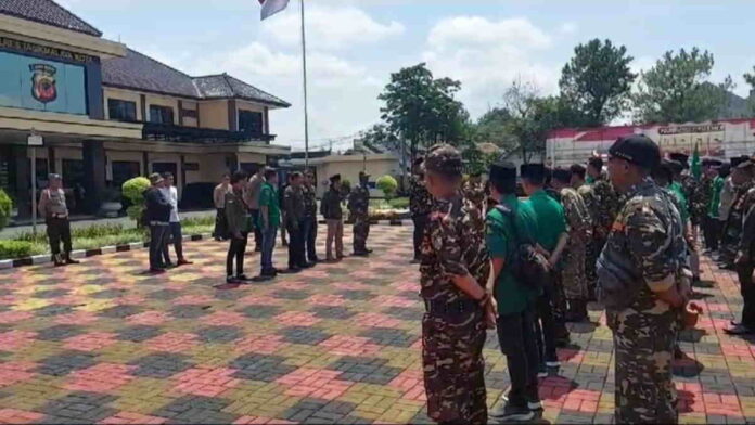 Kadernya Dikeroyok Preman, Ratusan Banser Datangi Mako Polres Tasikmalaya