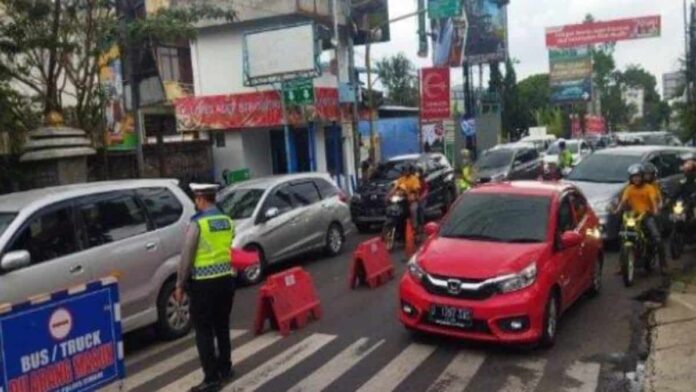 Kemacetan arus lalu lintas di kawasan Lembang