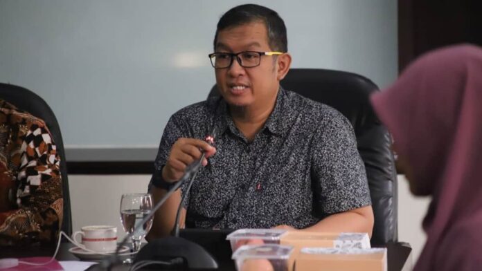 Komisi A DPRD Kota Bandung ungkap banyak oknum pasang tarif urusi administrasi kependudukan berbasis digital