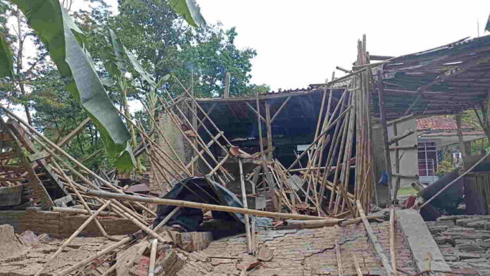 Lapuk, Bangunan Huller di Pamarican Ciamis Ambruk, Beruntung Pekerja Tengah Istirahat