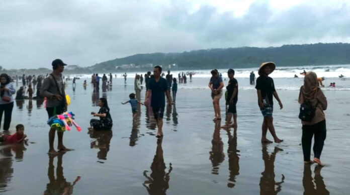 Kunjungan Wisatawan ke Pangandaran