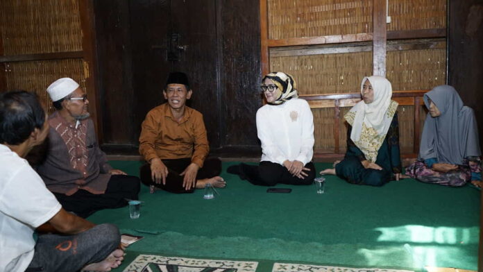 Rina Saadah Eyang Hasan Maolani
