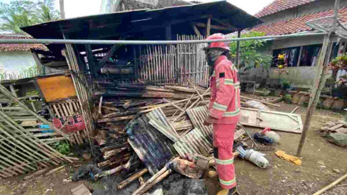 gudang nyaris ludes terbakar