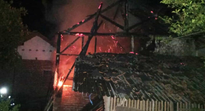 Rumah Semi Permanen