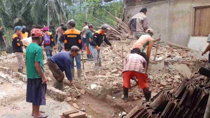 Bencana Longsor Terjang Banjarnegara