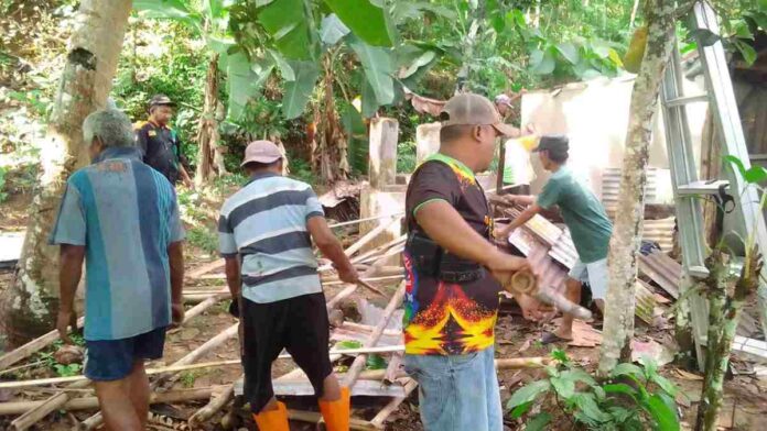 Dapur Rumah Nenek 71 Tahun di Ciamis Ambruk Diterjang Hujan