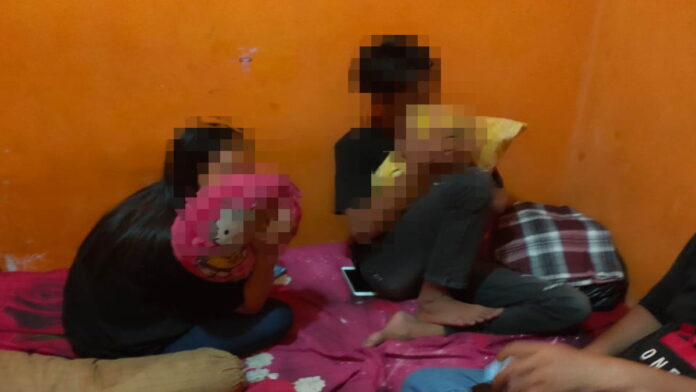 Diduga Lakukan Transaksi Open BO, Sepasang Sejoli Digerebek Warga di Banjaranyar Ciamis