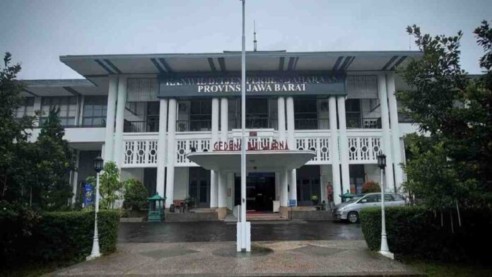 Gedung Dwi Warna Bandung