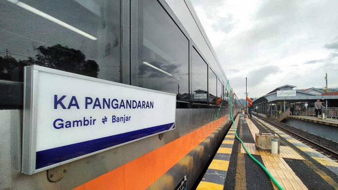 KA Pangandaran Banjar-Gambir
