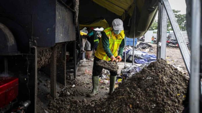 magotisasi urai sampah organik yang sempat tertahan di Kota Bandung