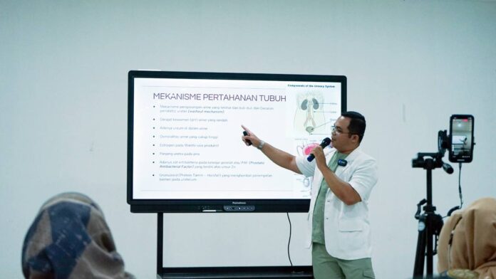 RSUD Pandega Pangandaran Bagi Tips Cegah Infeksi Saluran Kemih kepada Keluarga Pasien