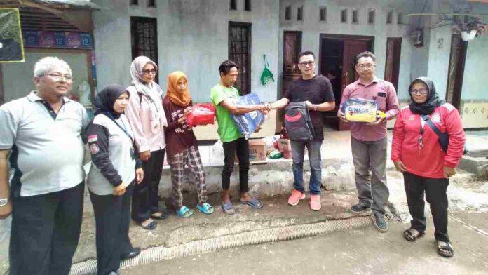 Rumah ambruk hujan