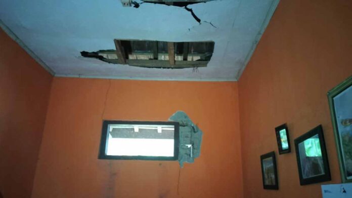 Rumah tersambar Petir