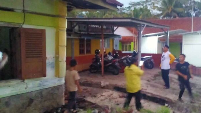 Bangunan posko golkar