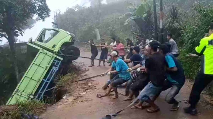 Jalan Raya Banjarwangi Garut