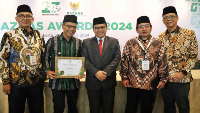 Bupati Bandung raih penghargaan Badan Amil Zakat Nasional (BAZNAS)