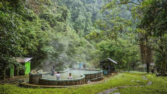 Curug Cilengkrang Kuningan
