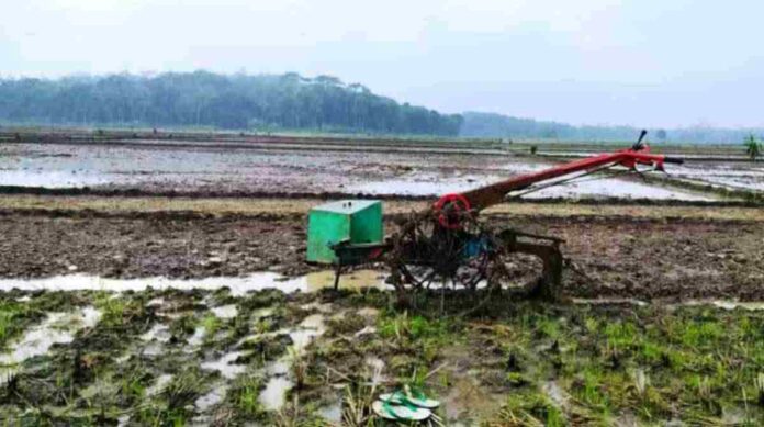Pencuri Spesialis Mesin Traktor
