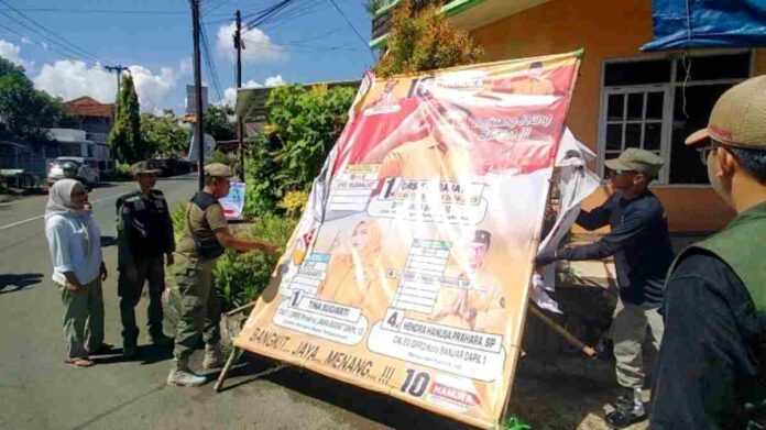 Ribuan Alat Peraga Kampanye