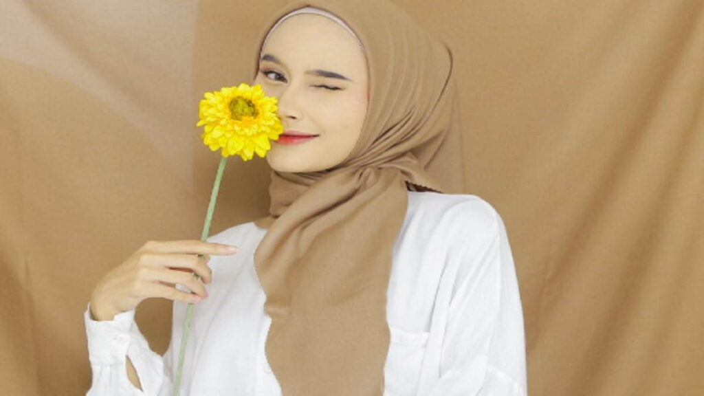 Kerudung Warna Mocca, bisa Dipadukan dengan Berbagai Atasan