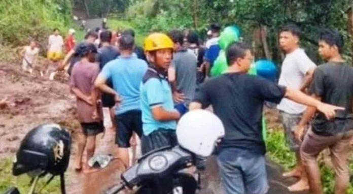 Tebing Setinggi 10 Meter di Karangasem