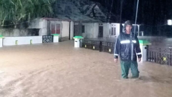 Korban Banjir dan Longsor di Pesisir Selatan Sumbar