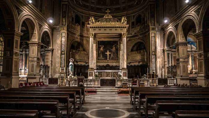 Maling Curi Alat Musik Gereja di Blitar
