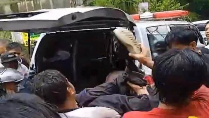 Meninggal terseret air
