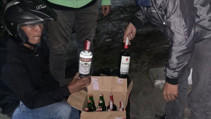 Pedagang Miras di Garut Nekat Jualan di Bulan Suci Ramadhan