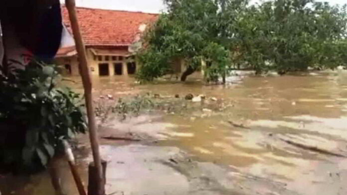 Ribuan Rumah Terendam Banjir