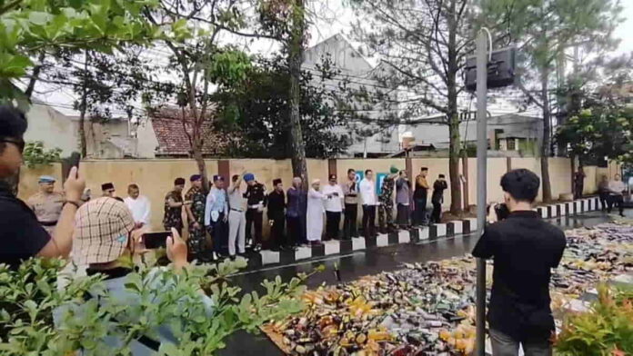 Barang Haram Hasil Razia di Kota Santri Tasikmalaya Dimusnahkan