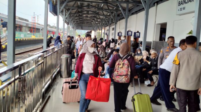 Pemudik Meningkat di Stasiun Banjar