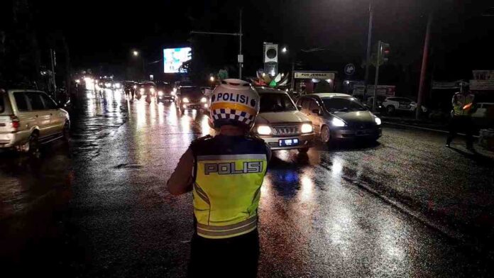 Kepadatan Kendaraan Pemudik Terjadi di Simpang Jembar, Ini yang Dilakukan Polres Kota Banjar