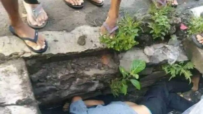 penemuan mayat di dalam selokan di Bandung Barat