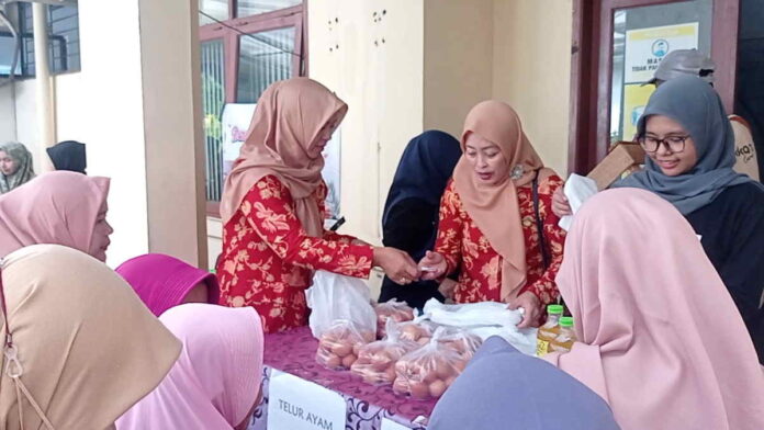 Warga Antusias Datangi Bazar Ramadhan Disnakkan Ciamis