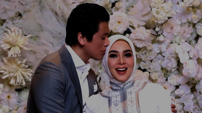 Fakta Menarik Kehamilan Syahrini, Reino Barrack Cium Perutnya