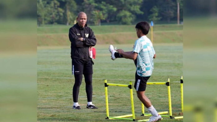 Kelar Tugas Bareng STY, Coach Nova Arianto Kembali Fokus Latih Timnas U-16