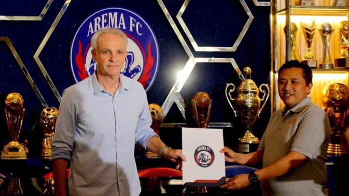 Arema FC Tunjuk Joel Cornelli sebagai Pelatih Anyar