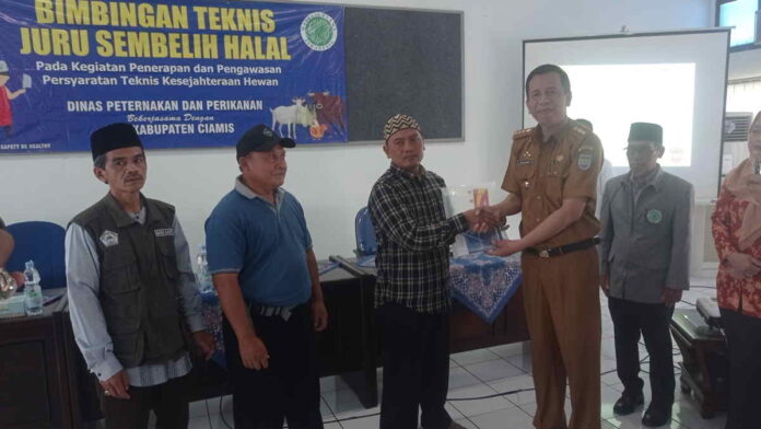Berikan Wawasan Terkait Penyembelihan Hewan Kurban, Disnakkan Ciamis Gelar Bimtek Juleha