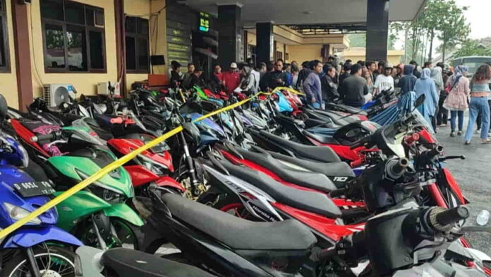 Kendaraan milik anggota geng motor BSC ditahan di Mako Polres Tasikmalaya Kota