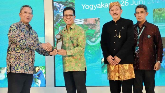 penghargaan Perumda Air Minum Tirta Raharja Kabupaten Bandung
