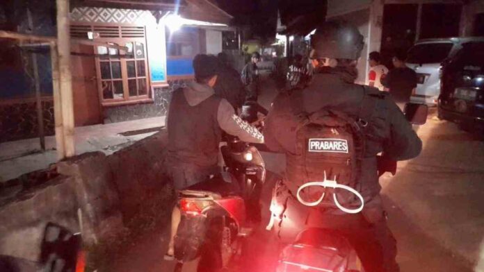 Polisi pengendara motor