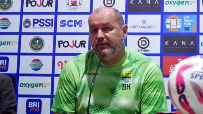 Soal Regulasi Pemain Asing, Bojan Hodak Beda Pandangan dengan Pengamat Sepak Bola