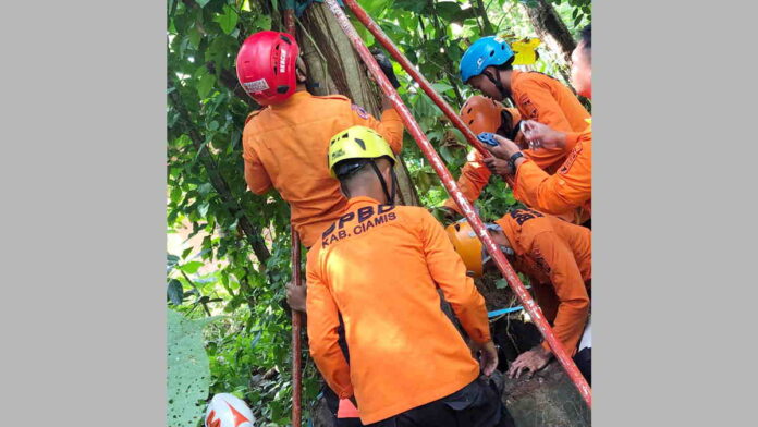 BPBD Ciamis Evakuasi Warga yang Masuk Sumur di Dewasari