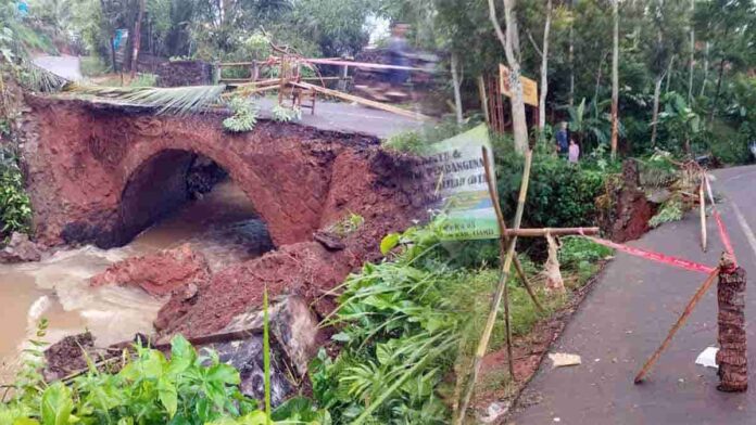Bahu Jembatan pasir halang