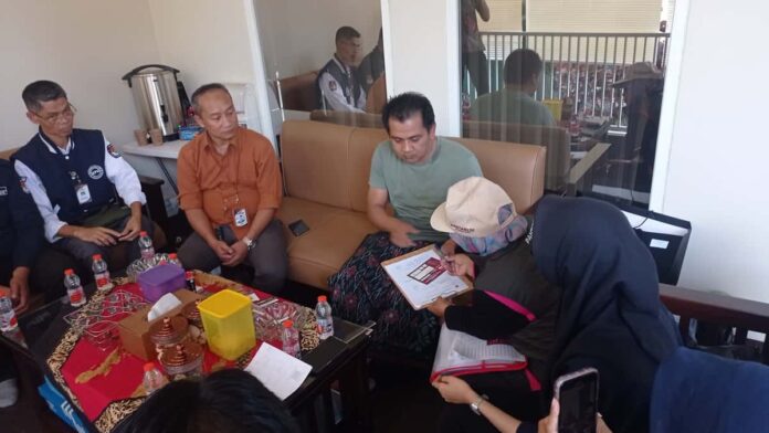 Coklit di kediaman mantan wabup Ciamis