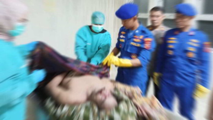 Hilang Terseret Ombak Laut