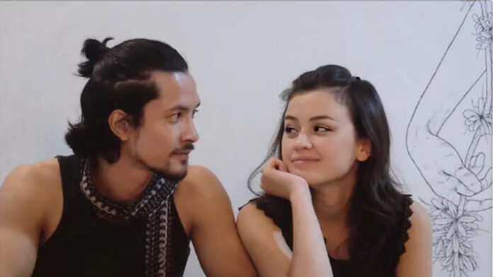 Kimberly Ryder Laporkan Suami karena Penggelapan Mobil
